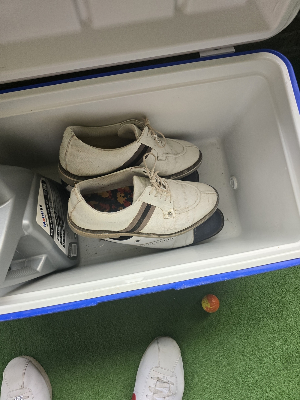 G/FORE Ivory Athletic Lace-Up Shoes with Brown Stripe